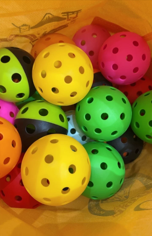 Outdoor Pickleball Balls – 40 & 26 Hole Options